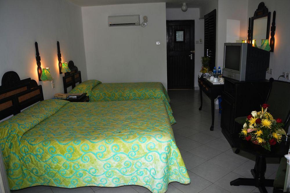 Bamburi Beach Hotel Buitenkant foto