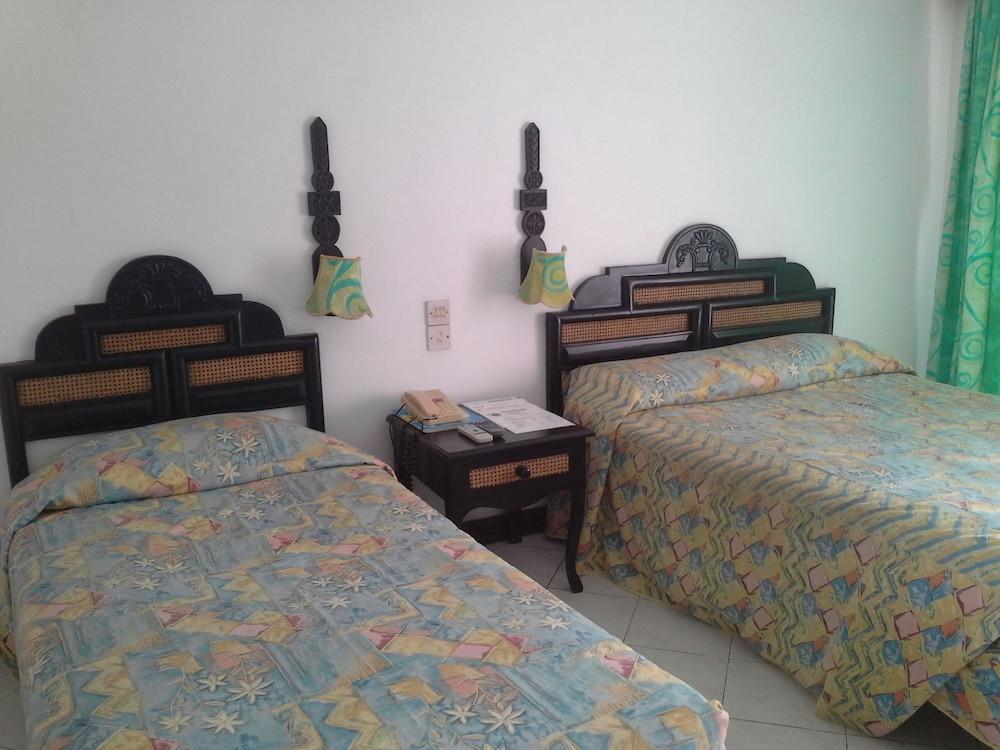 Bamburi Beach Hotel Buitenkant foto