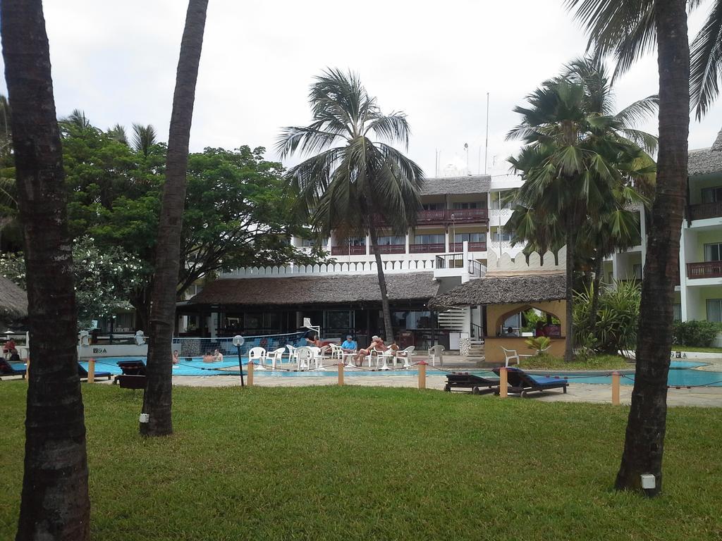 Bamburi Beach Hotel Buitenkant foto