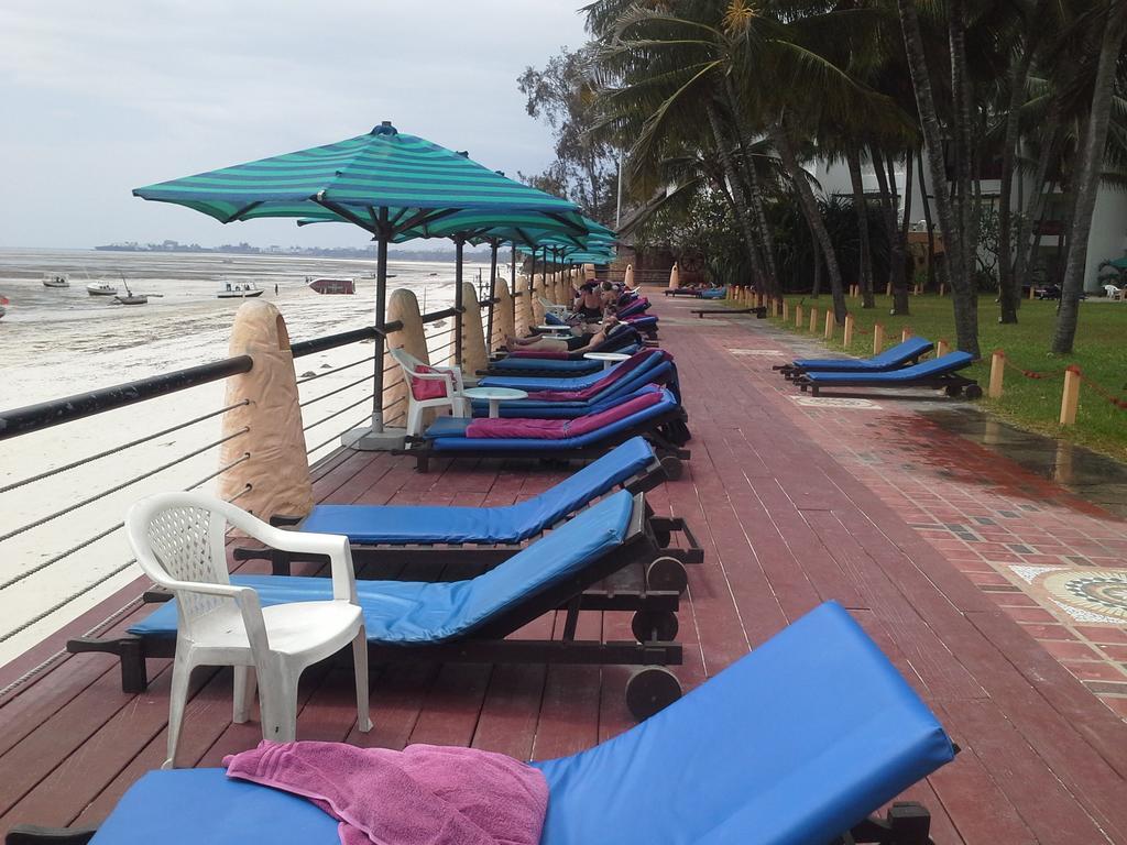 Bamburi Beach Hotel Buitenkant foto