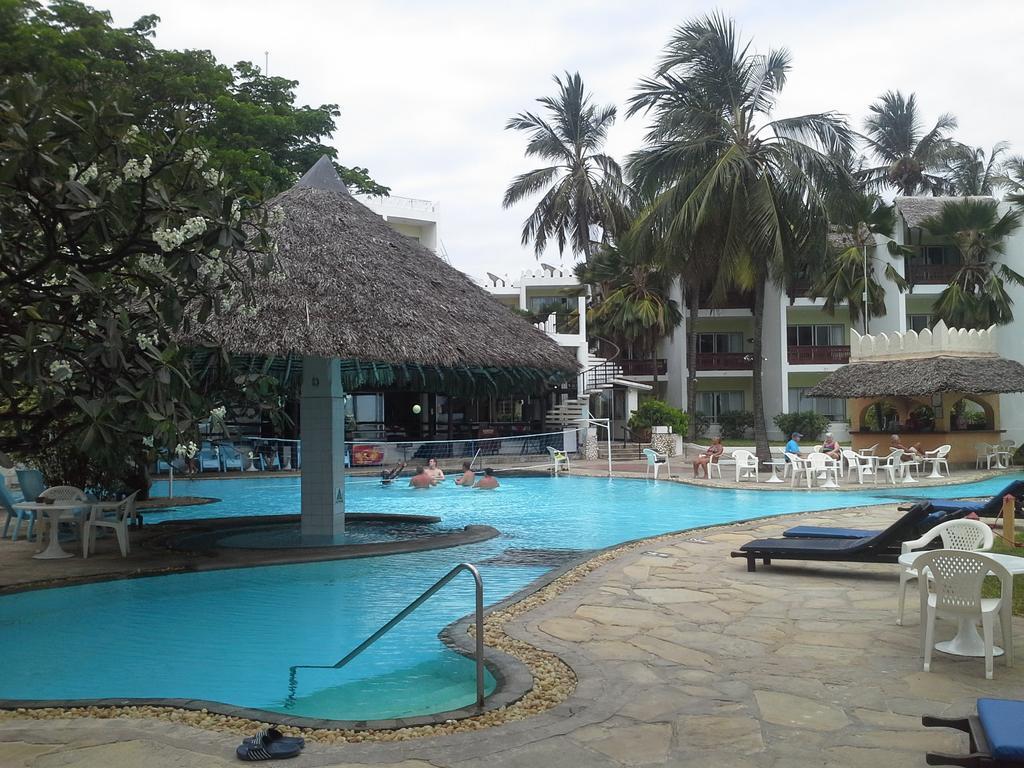 Bamburi Beach Hotel Buitenkant foto