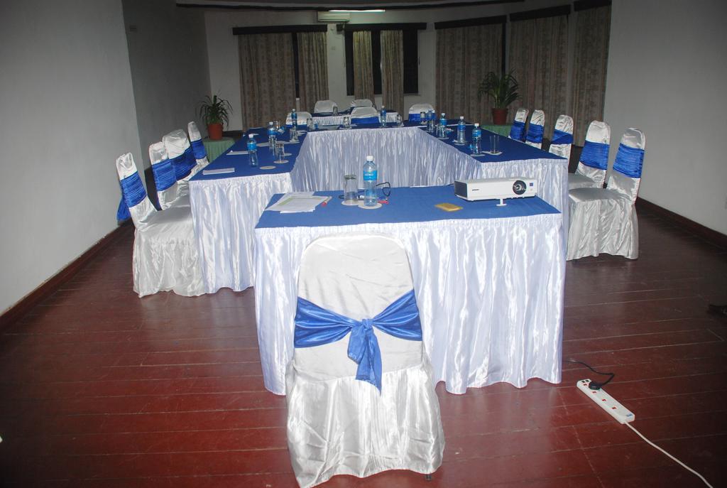Bamburi Beach Hotel Buitenkant foto