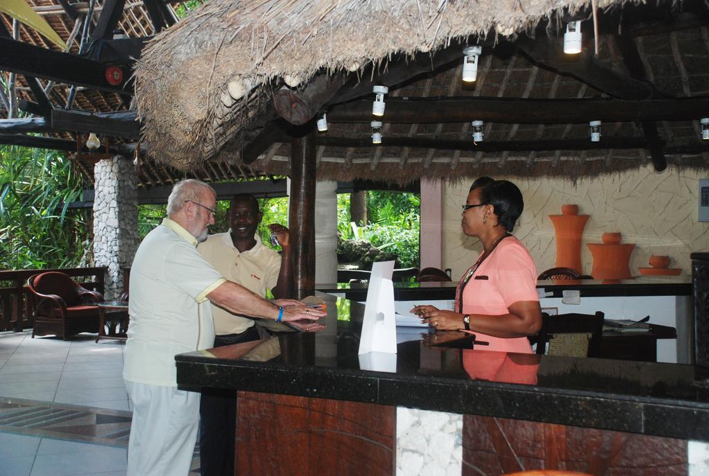 Bamburi Beach Hotel Buitenkant foto