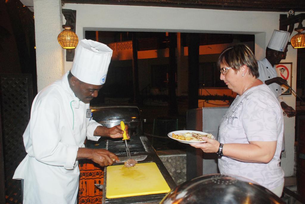 Bamburi Beach Hotel Buitenkant foto