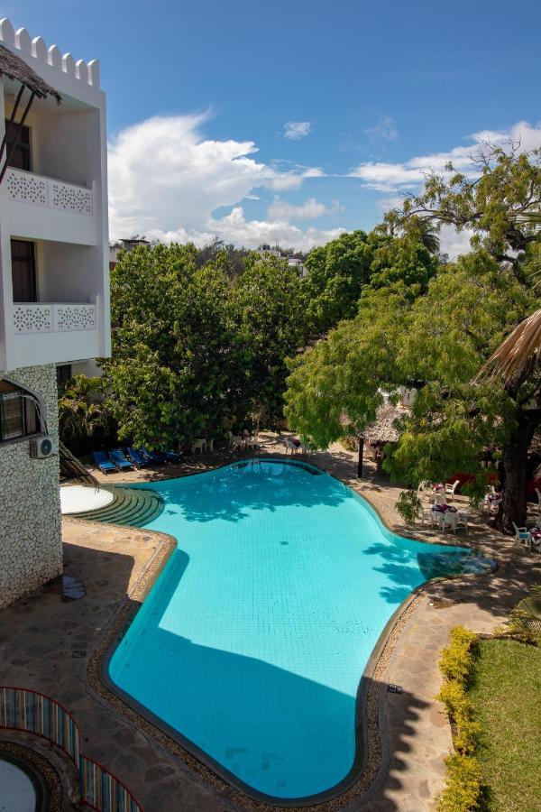 Bamburi Beach Hotel Buitenkant foto
