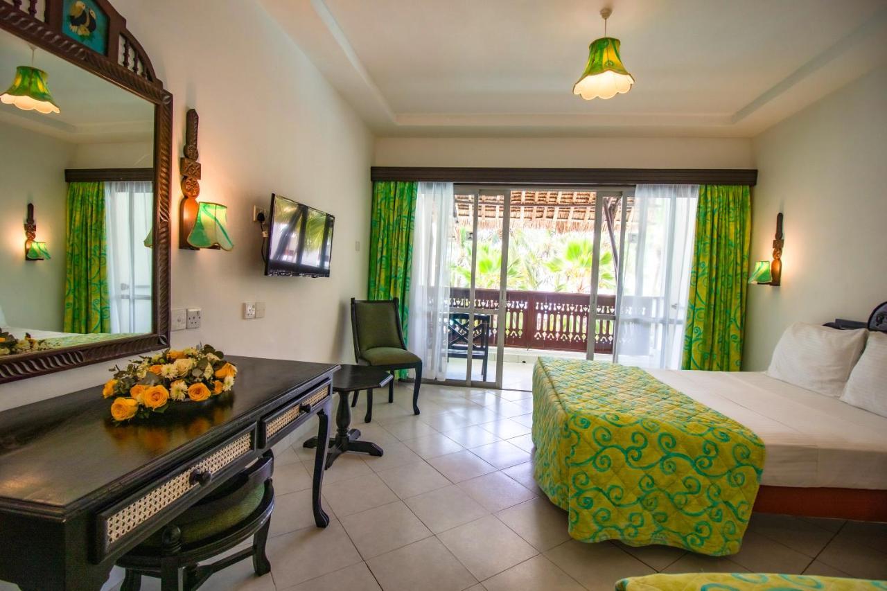 Bamburi Beach Hotel Buitenkant foto