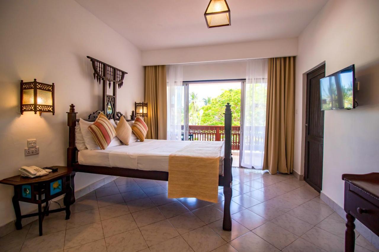 Bamburi Beach Hotel Buitenkant foto