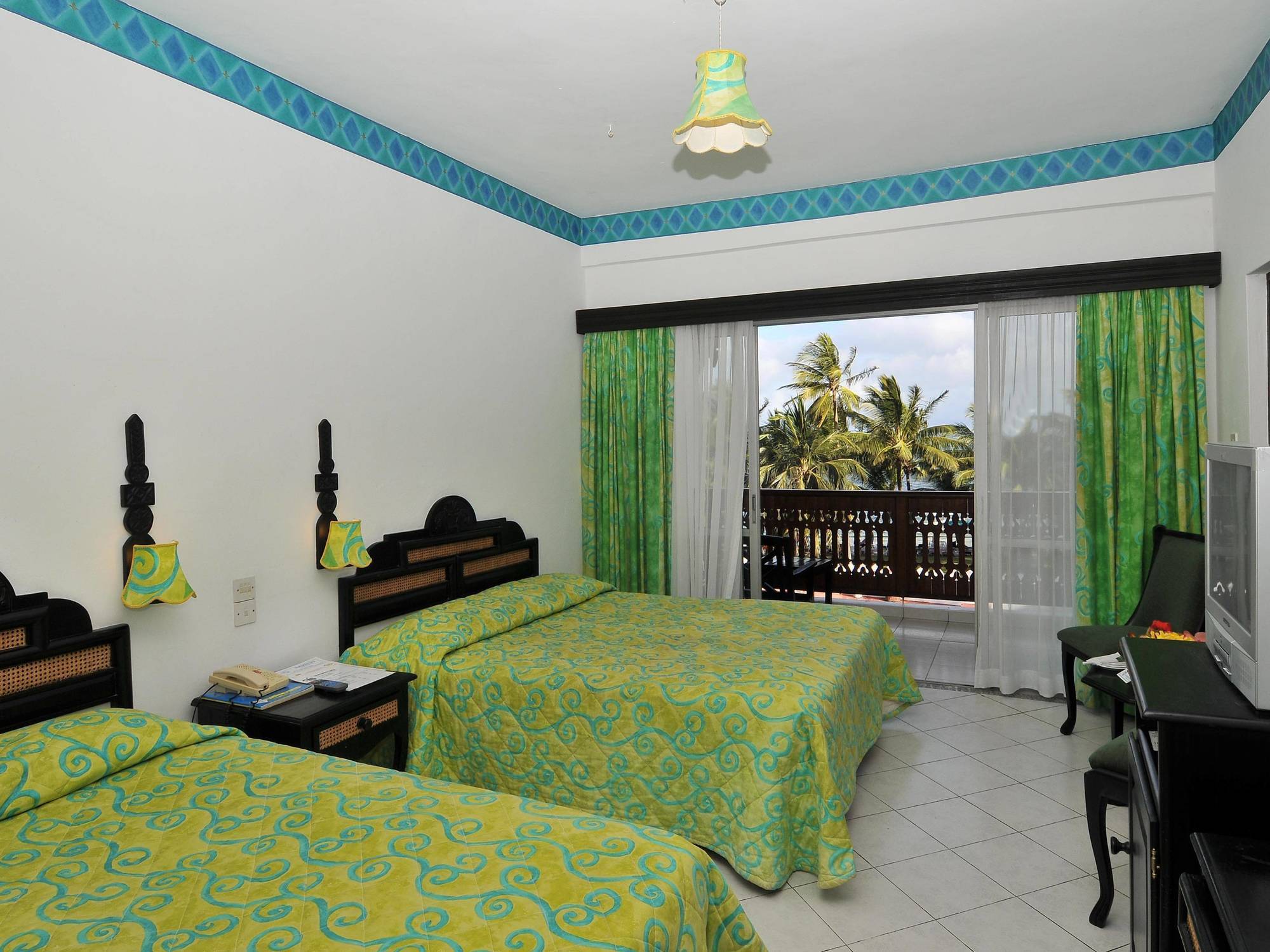 Bamburi Beach Hotel Buitenkant foto